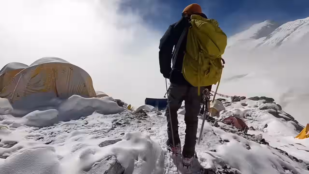 Best Time to Climb Island Peak: Spring vs Autumn Conditions