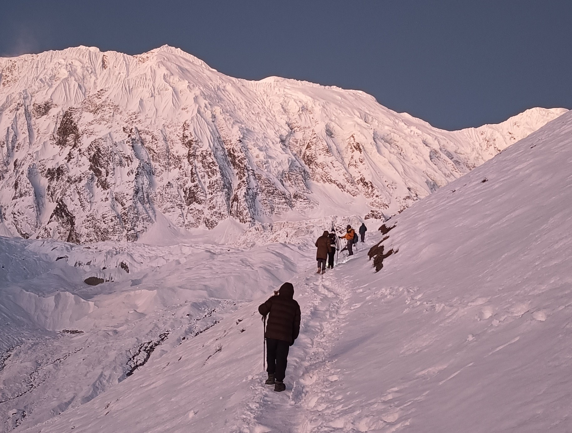 going to tilicho (1).jpg going to tilicho (1).jpg