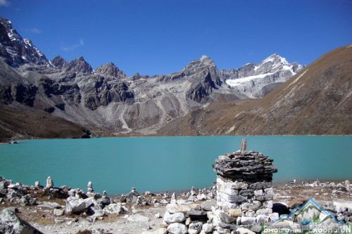 gokyo renjola pass trek